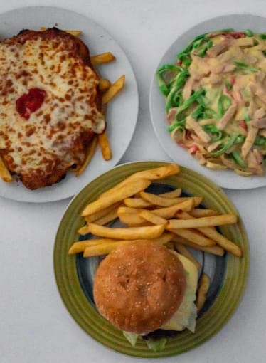 Family style outlet pizza
