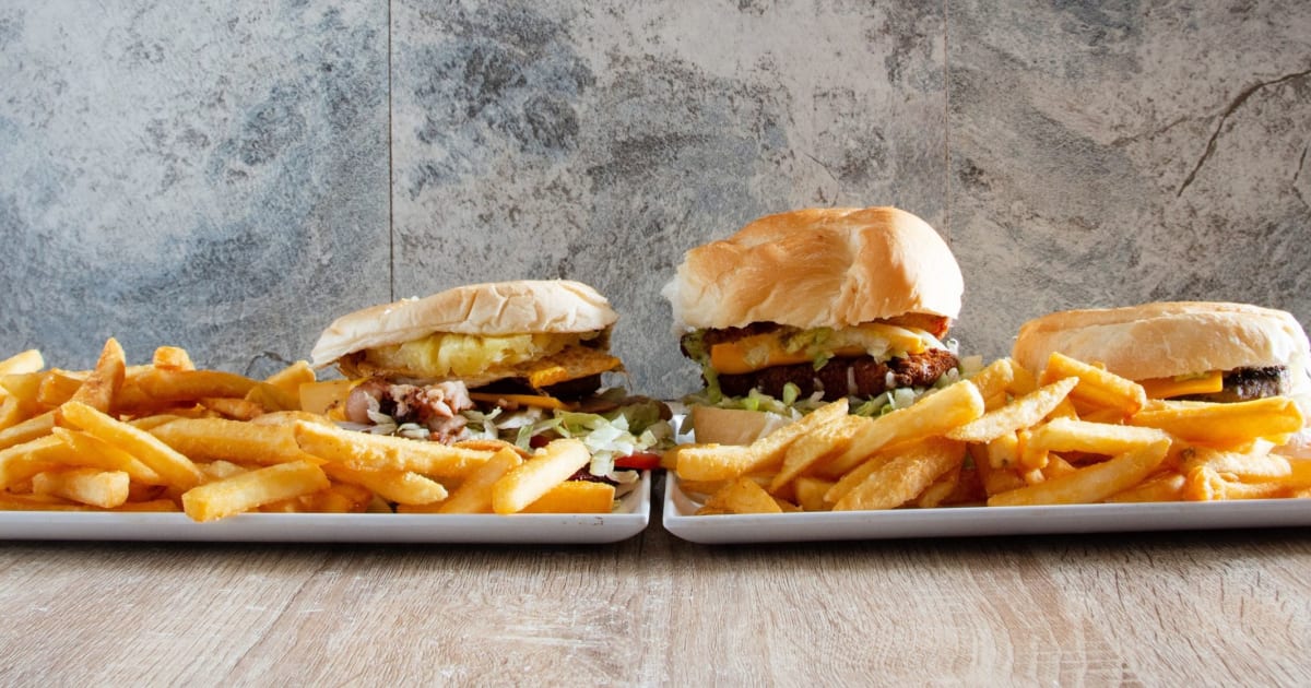 Metro Kanwal Burger Bar restaurant menu in Kanwal Order from Menulog