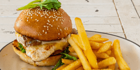 Daley's Kitchen & Juice Bar - Daleys Point