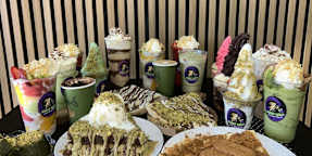 Shako Mako Acai and Crepe