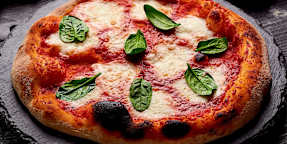 Pizza at Yours by Emiliano